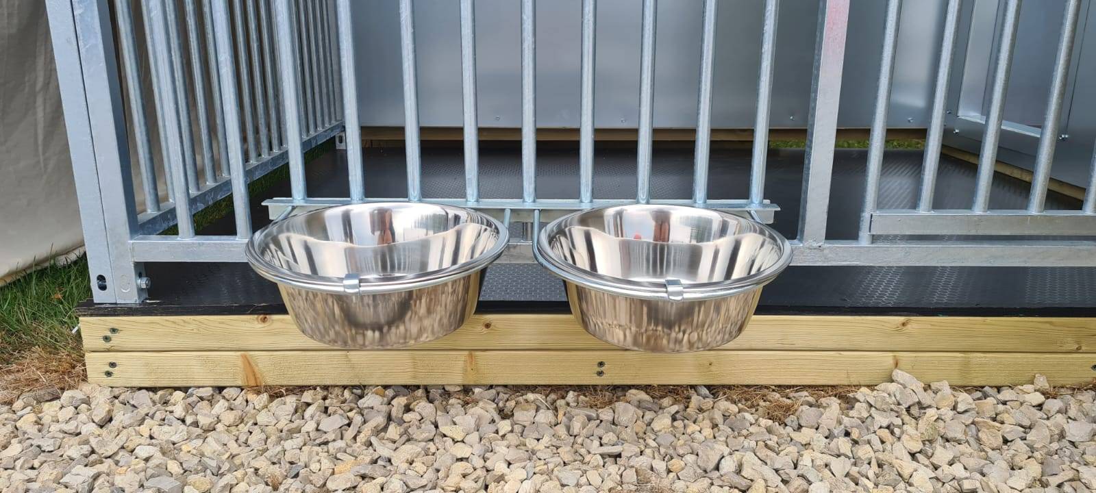 Double Dog Bowl Holder & Bowls - Kennel Company