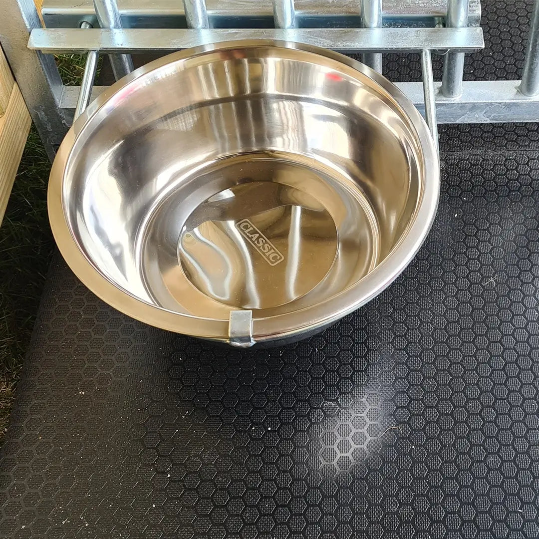 Single Dog Bowl Holder & Bowl - Kennel Company